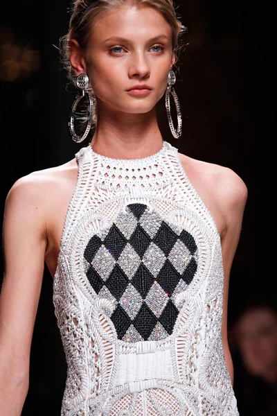 Look 50